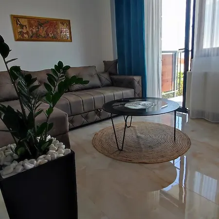 Lux Crnjanski Iv, Apartment