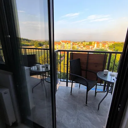 Lux Crnjanski Iv, ג'אגודינה